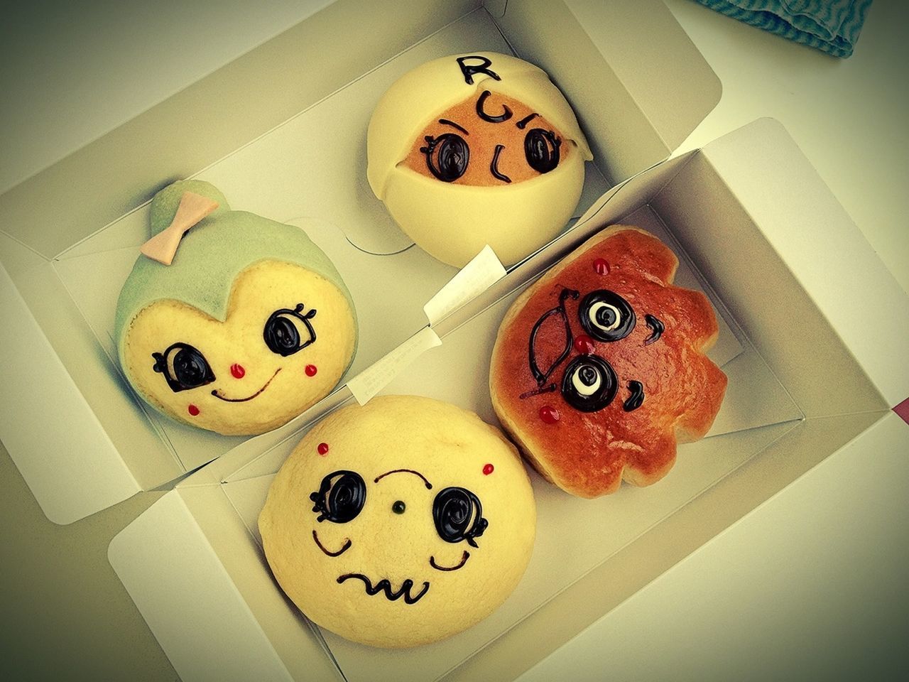 Cakes with faces