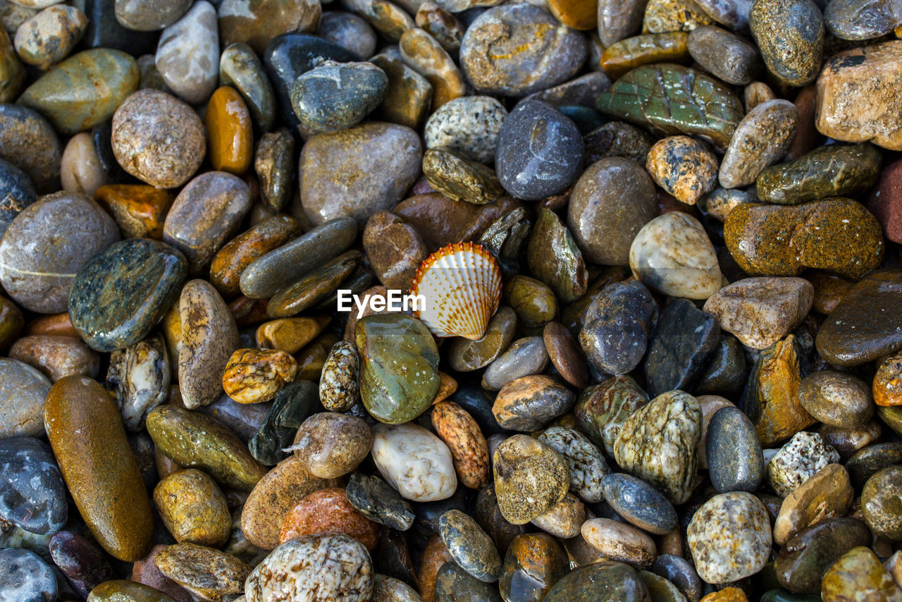 HIGH ANGLE VIEW OF STONES