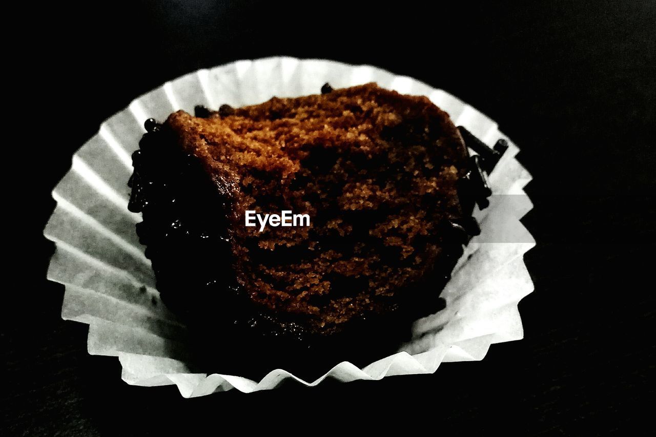 CLOSE-UP OF CAKE