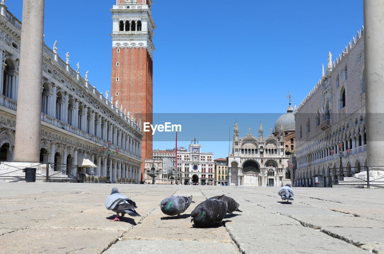 VIEW OF HISTORIC BUILDING AGAINST SKY