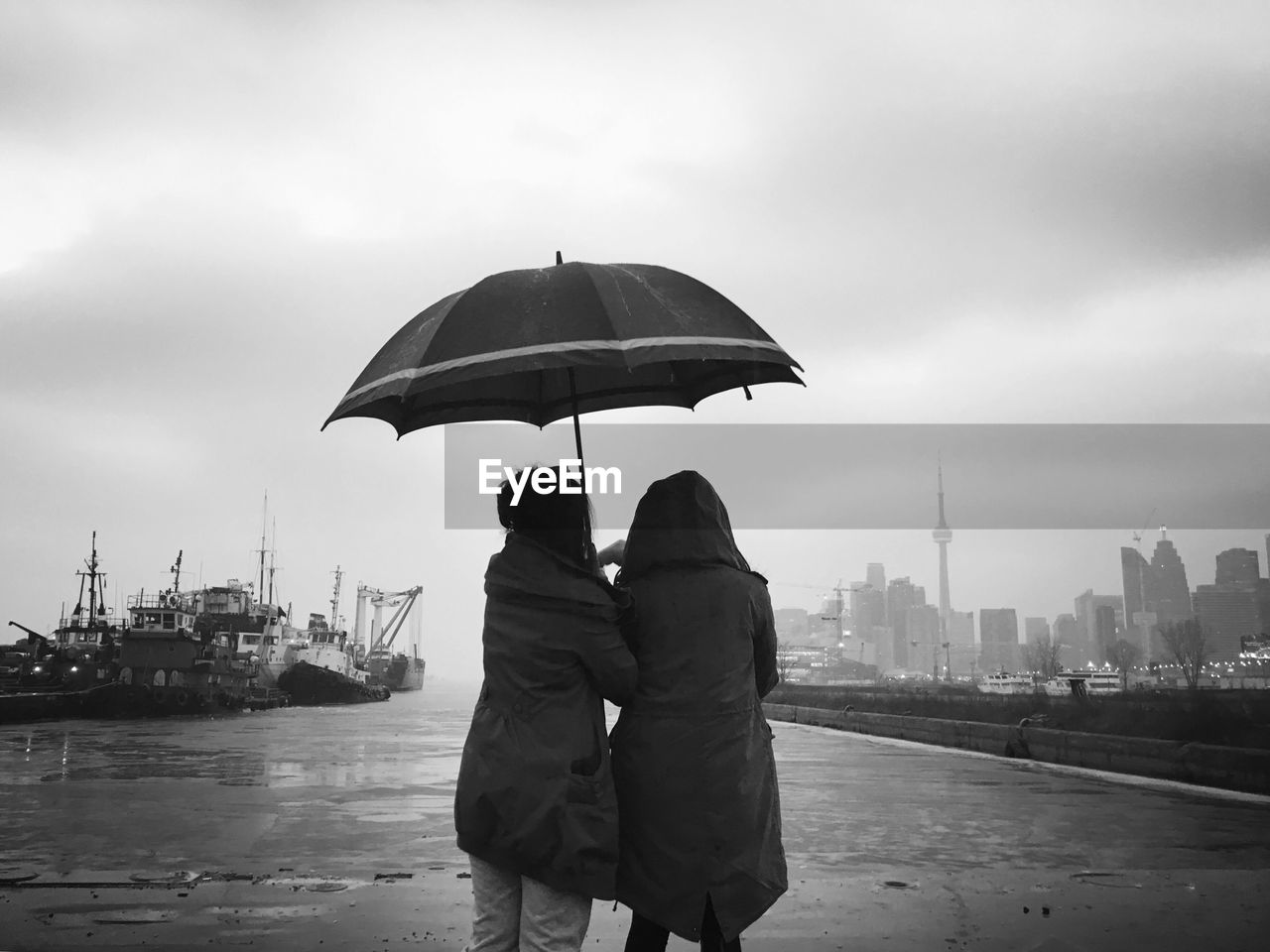 Couple on a rainy day