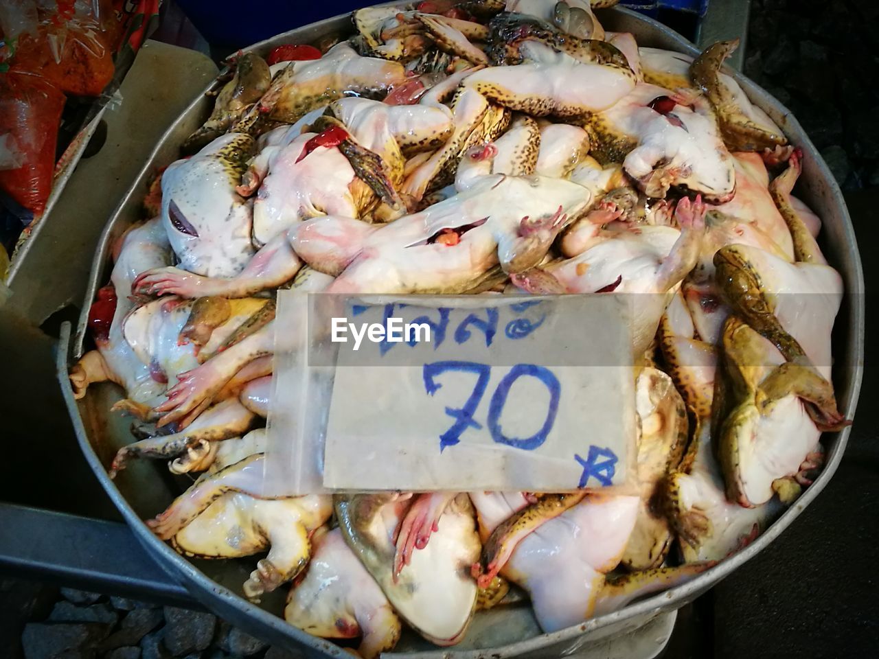 HIGH ANGLE VIEW OF SEAFOOD IN MARKET