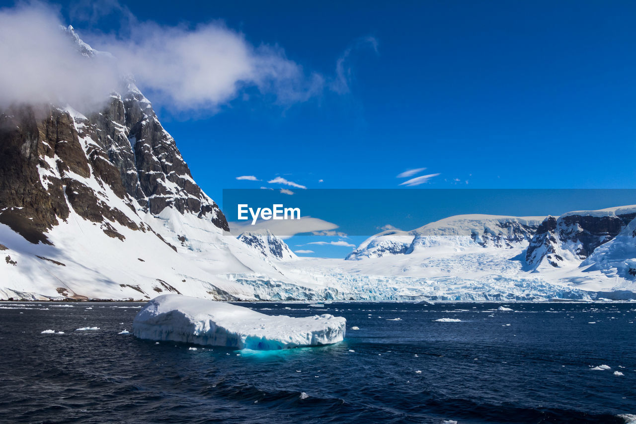 Icebergs in antarctica continent