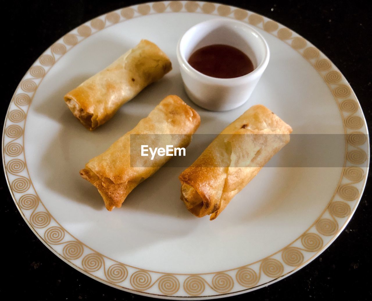 HIGH ANGLE VIEW OF BREAKFAST SERVED ON TABLE