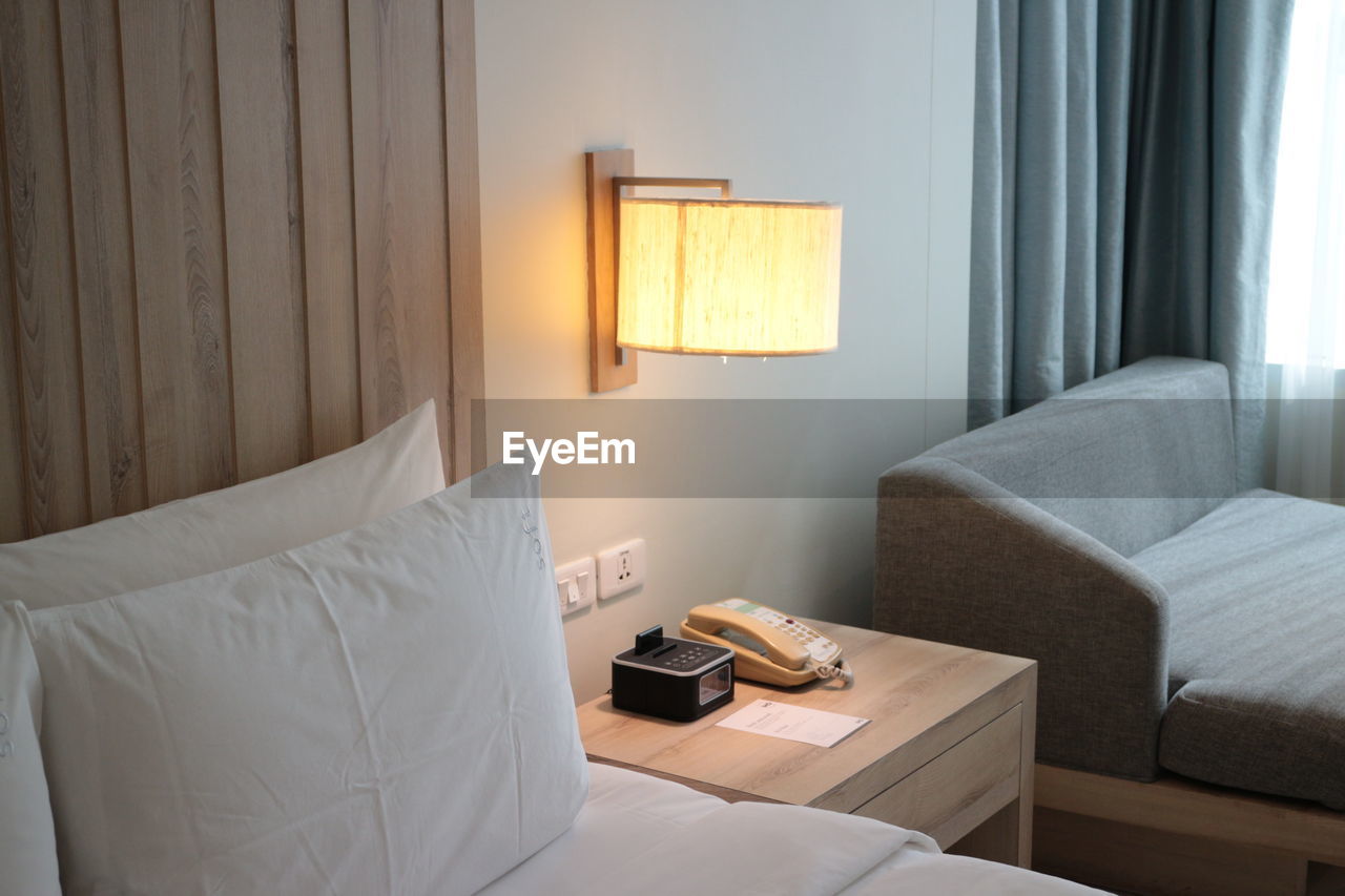 Wall lamp in the bedroom