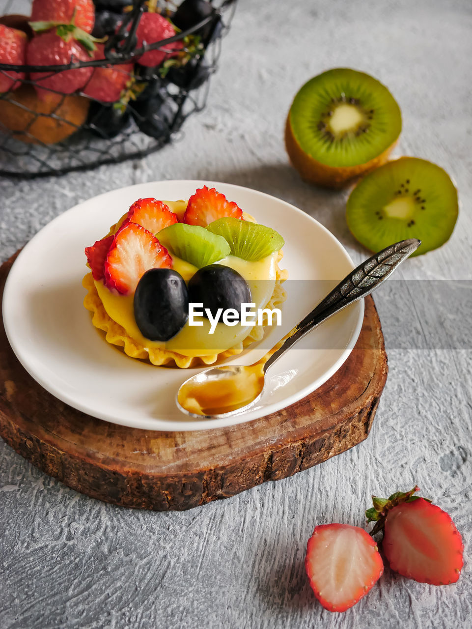 Fruit pie in a plate on the table