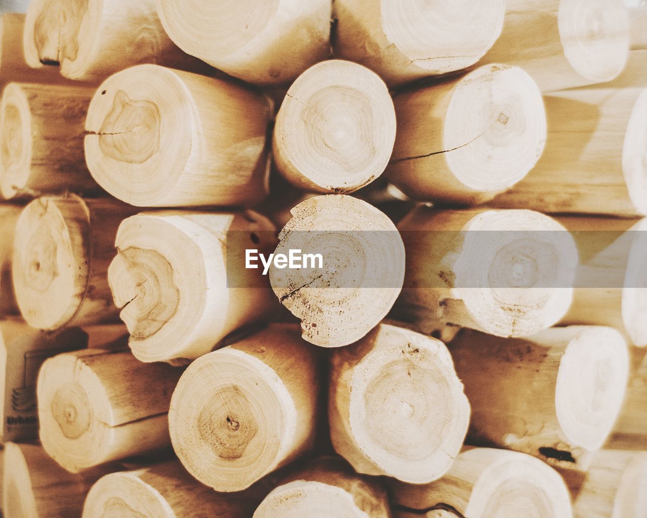 FULL FRAME SHOT OF STACK OF WOODEN TABLE