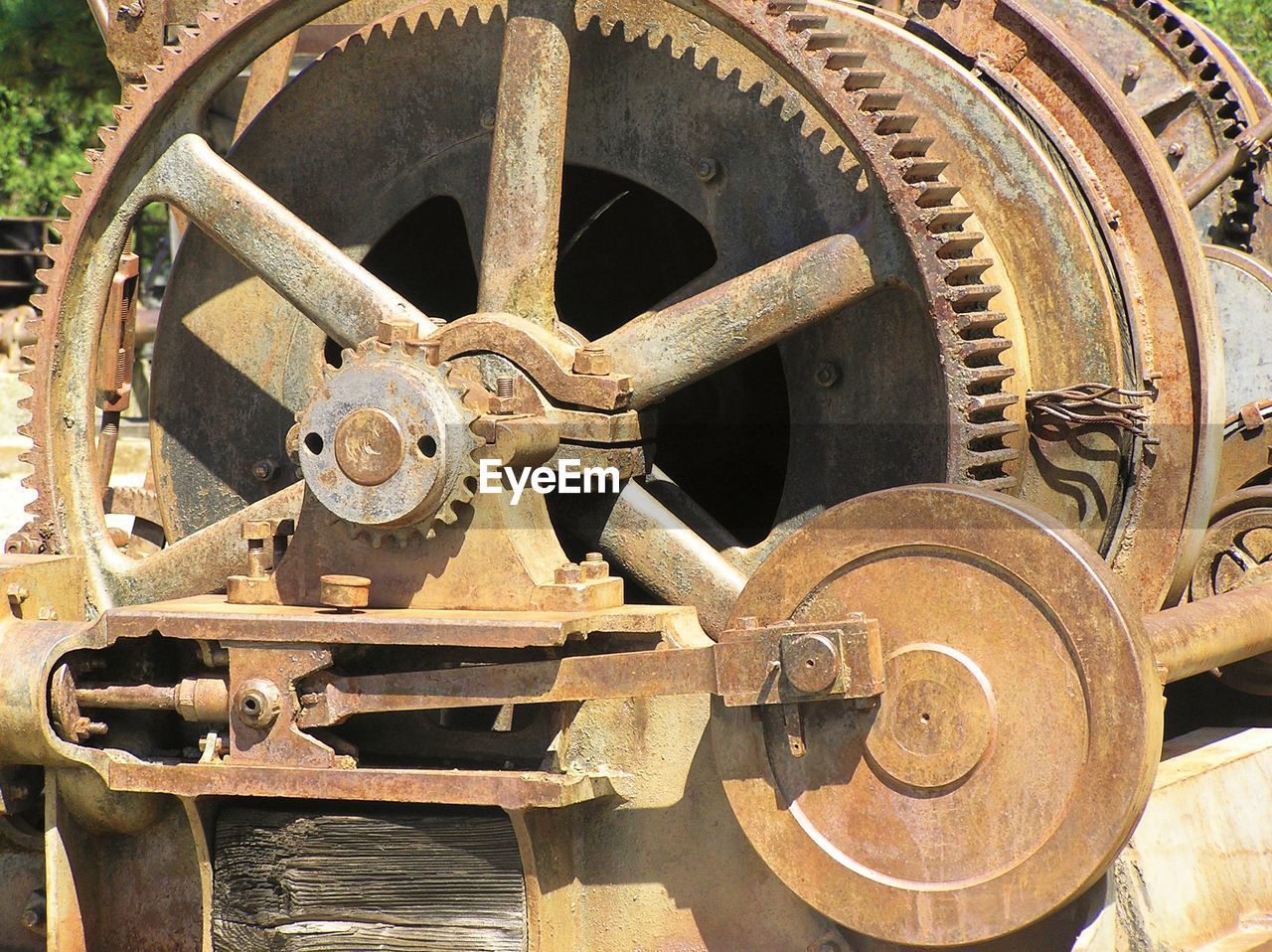 CLOSE-UP OF MACHINE PART