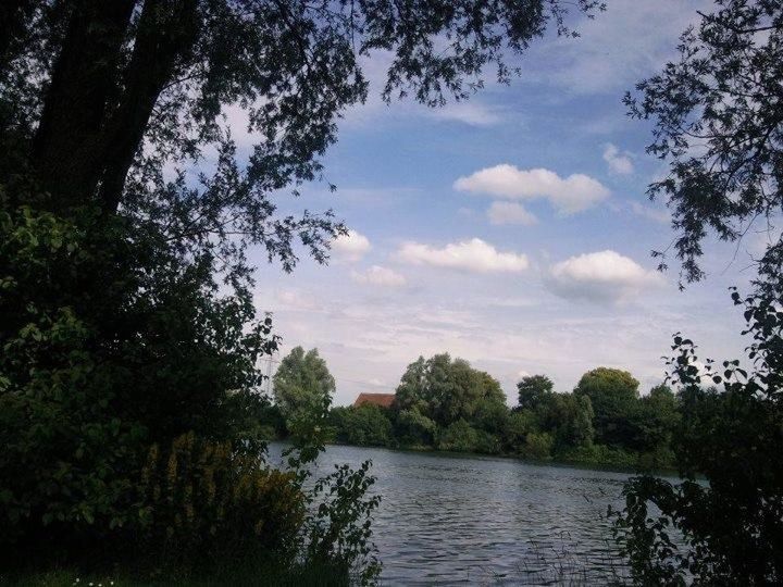 SCENIC VIEW OF RIVER AGAINST SKY