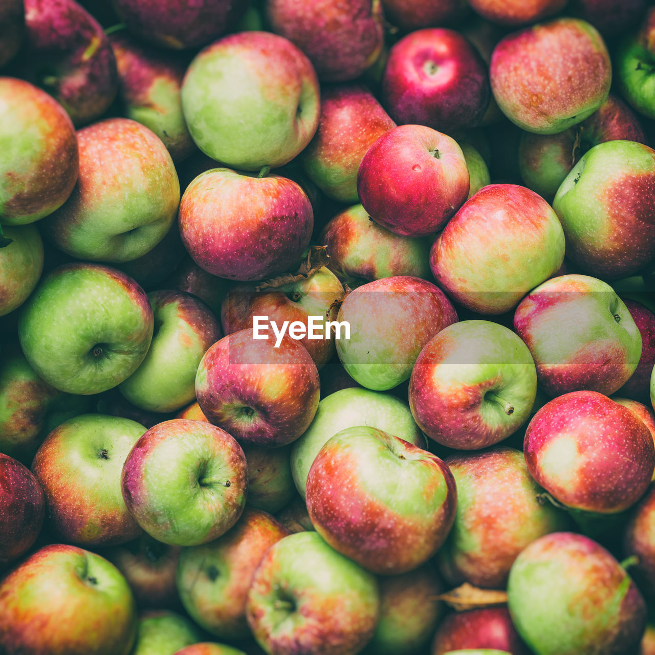 Full frame shot of fresh apples