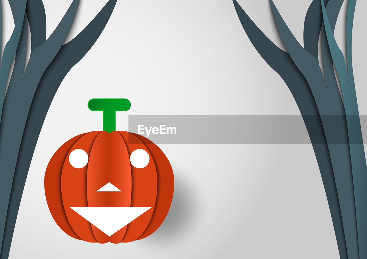 CLOSE-UP OF HALLOWEEN PUMPKIN