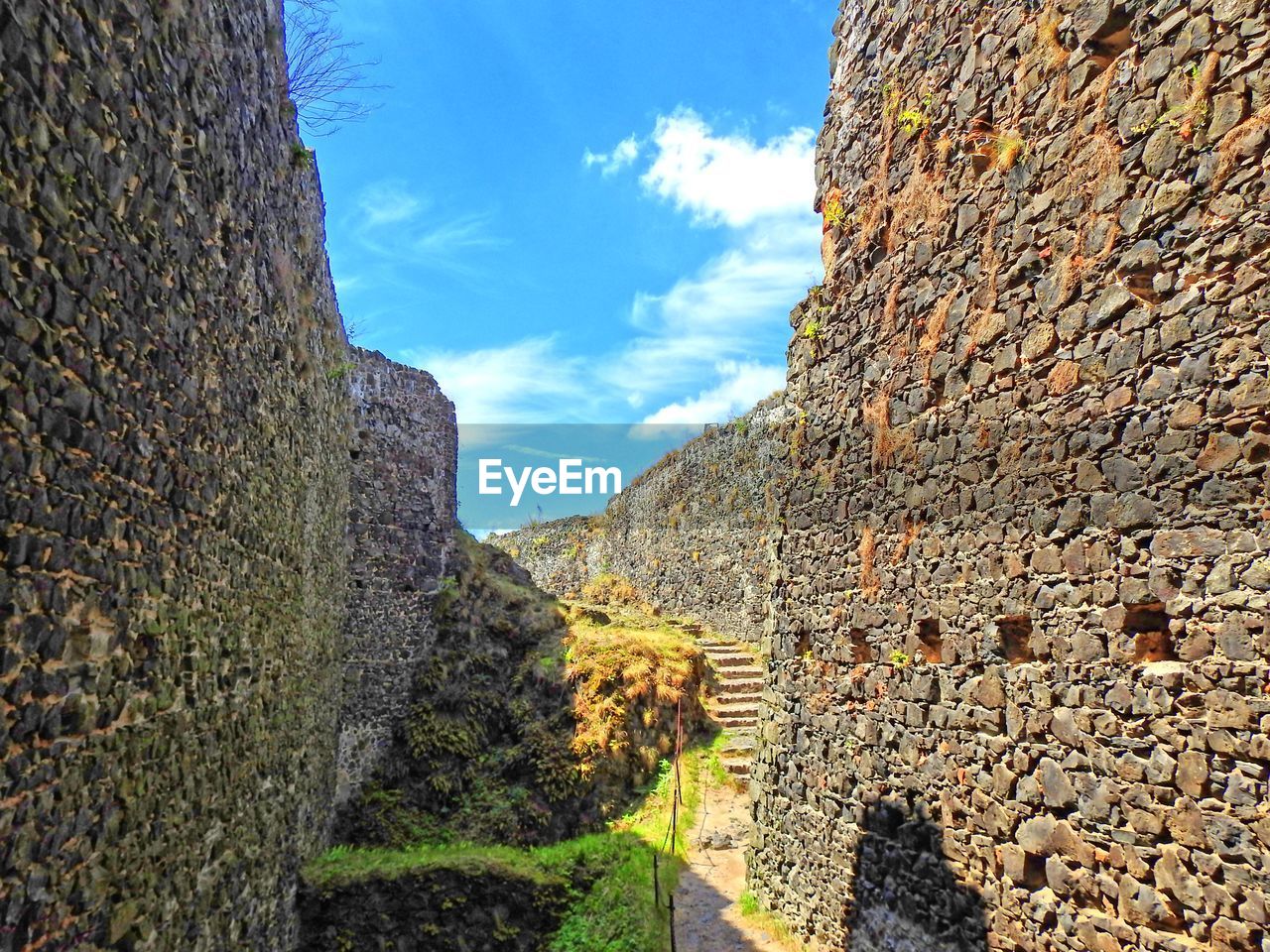 VIEW OF OLD RUINS