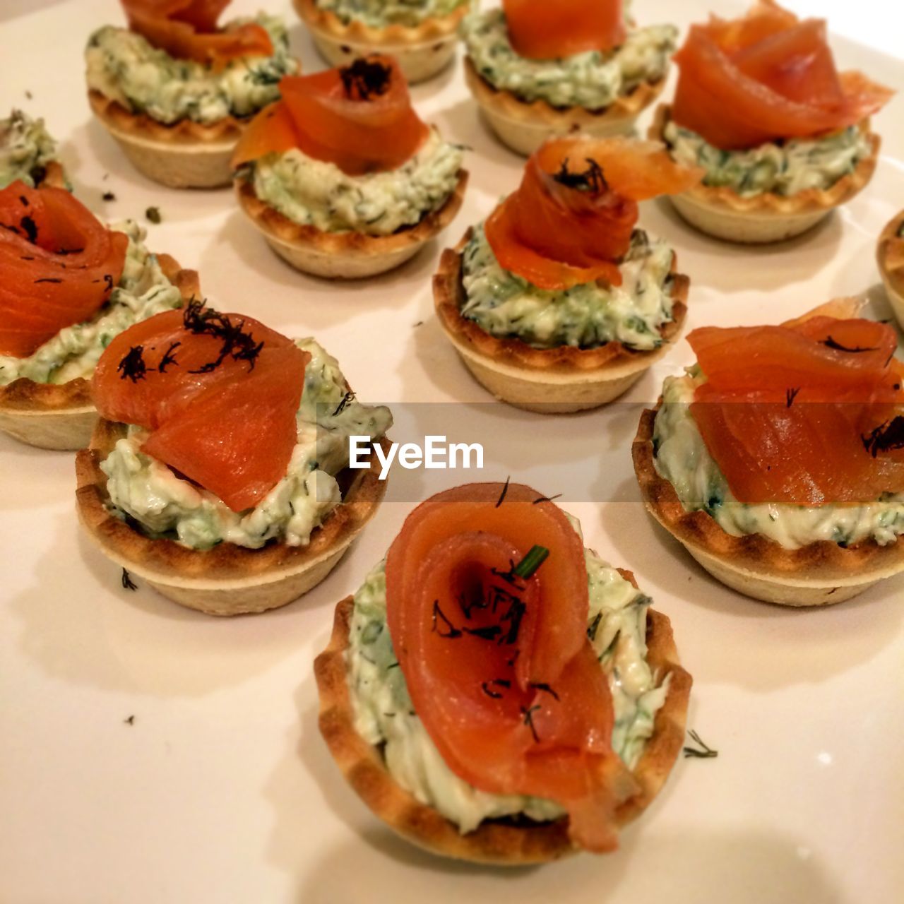 HIGH ANGLE VIEW OF SUSHI SERVED ON PLATE