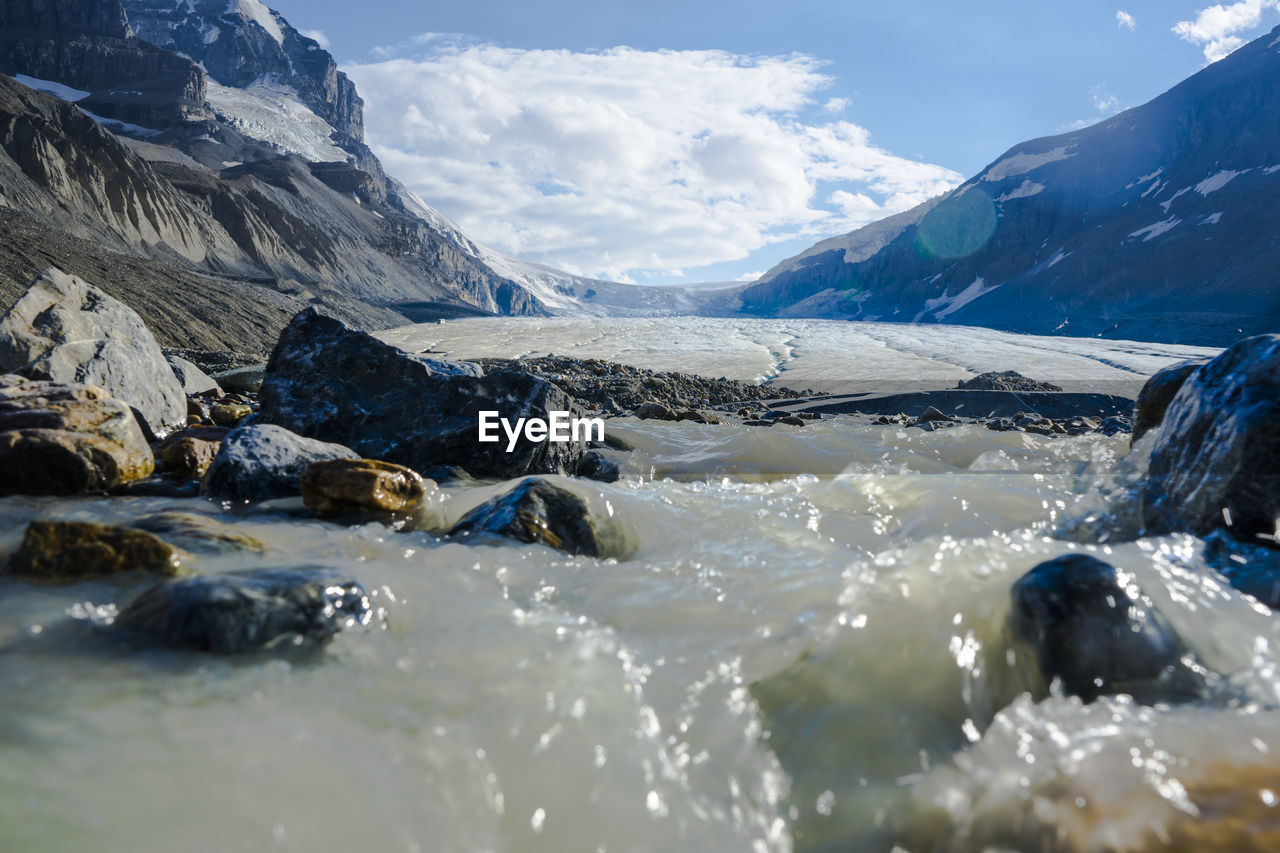 Scenic view of snowcapped mountains against sky. columbia icefield.