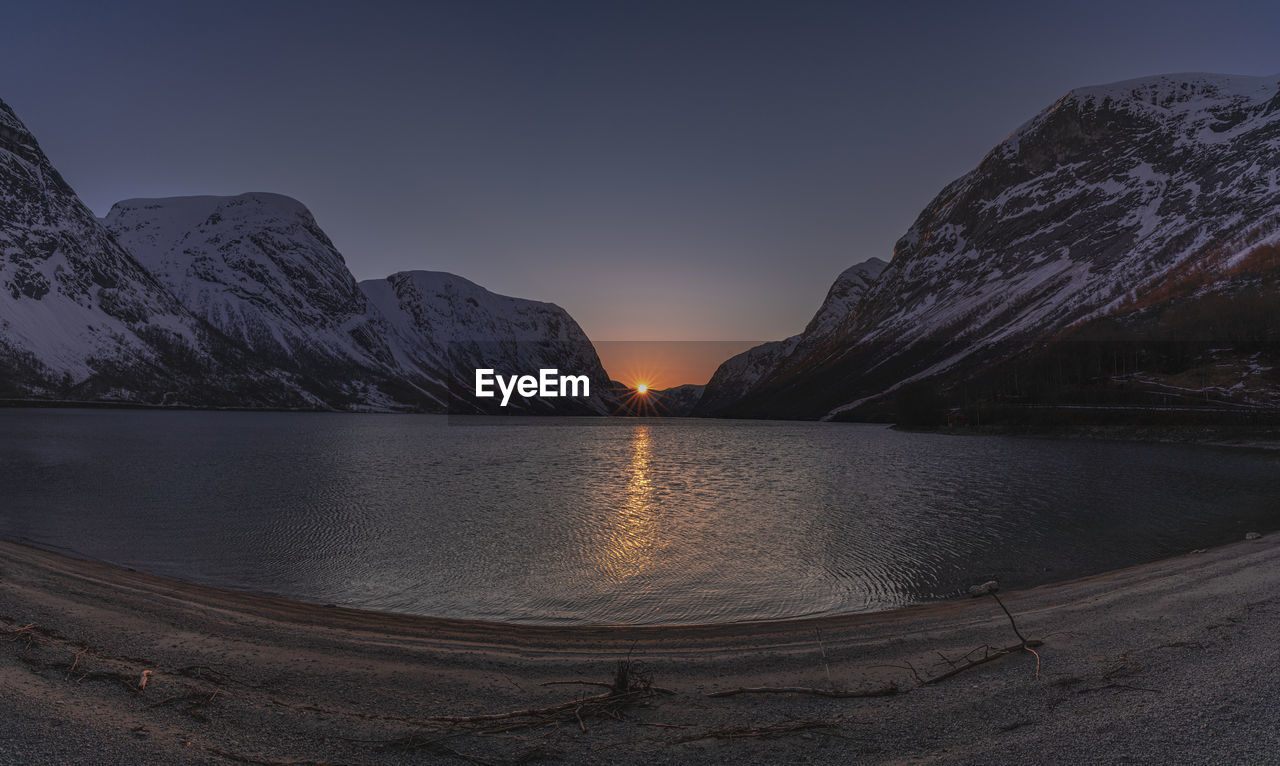 The setting sun over kjøsnesfjorden, a magical moment