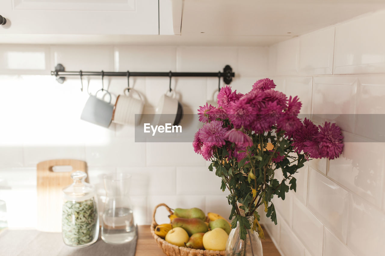 Bright white scandinavian kitchen