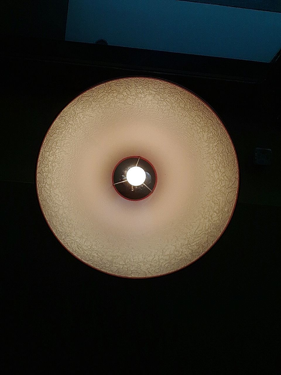 LOW ANGLE VIEW OF LIGHT BULB