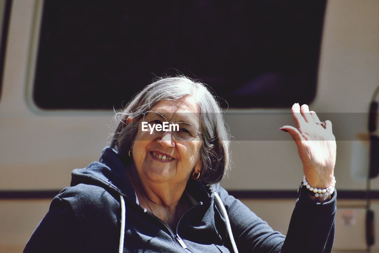 Portrait of a smiling woman