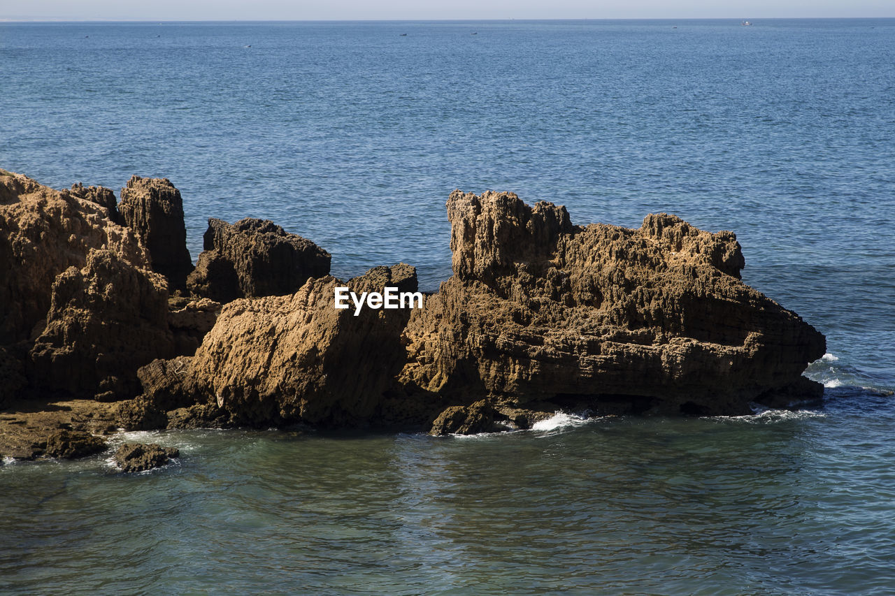 Photo of the rocky coast of the atlantic ocean in morocco