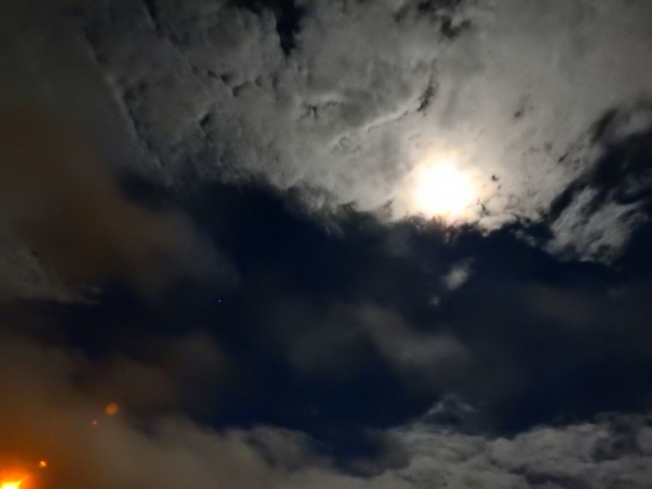 LOW ANGLE VIEW OF CLOUDSCAPE AGAINST SKY