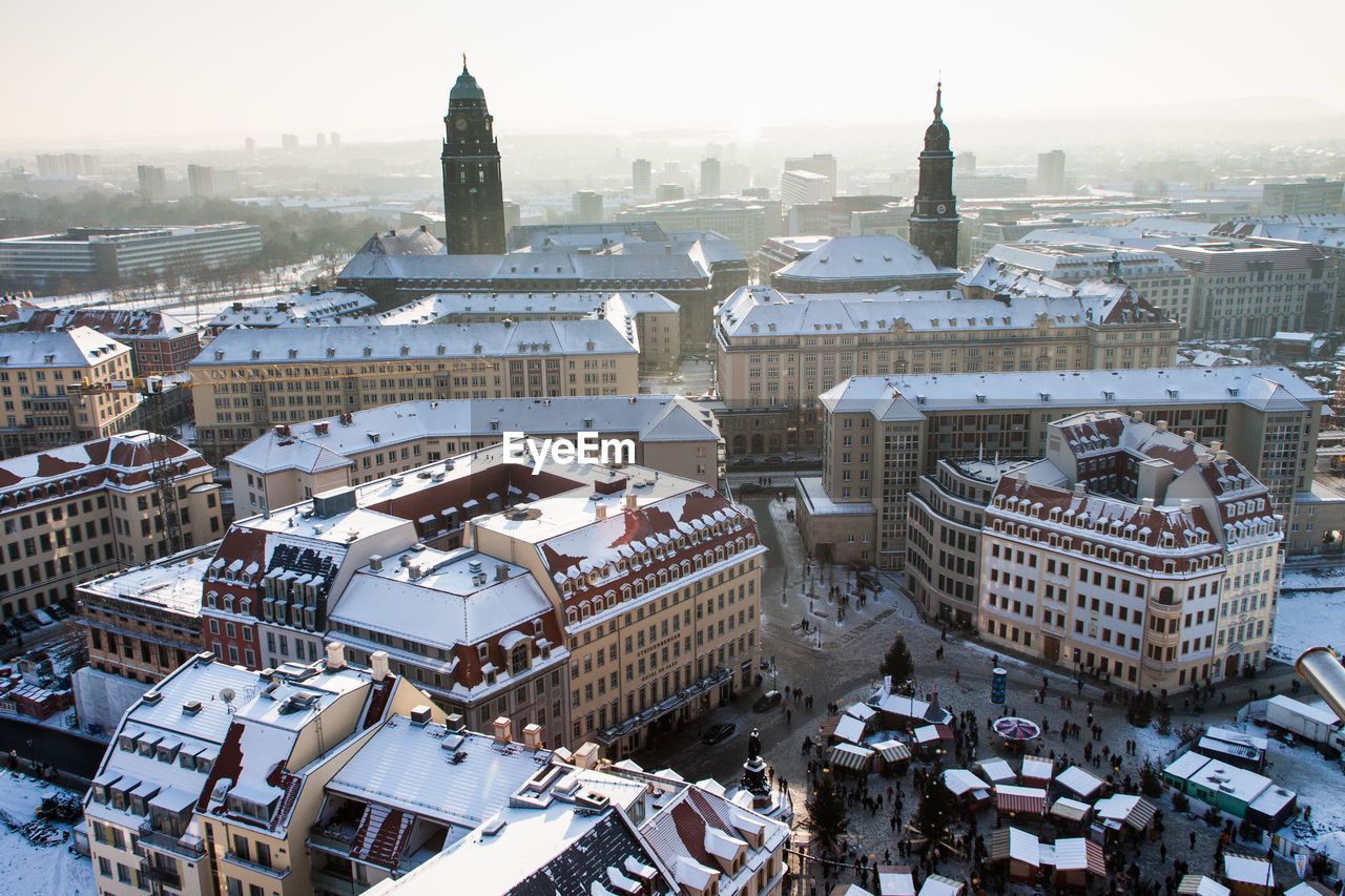 HIGH ANGLE VIEW OF A CITY