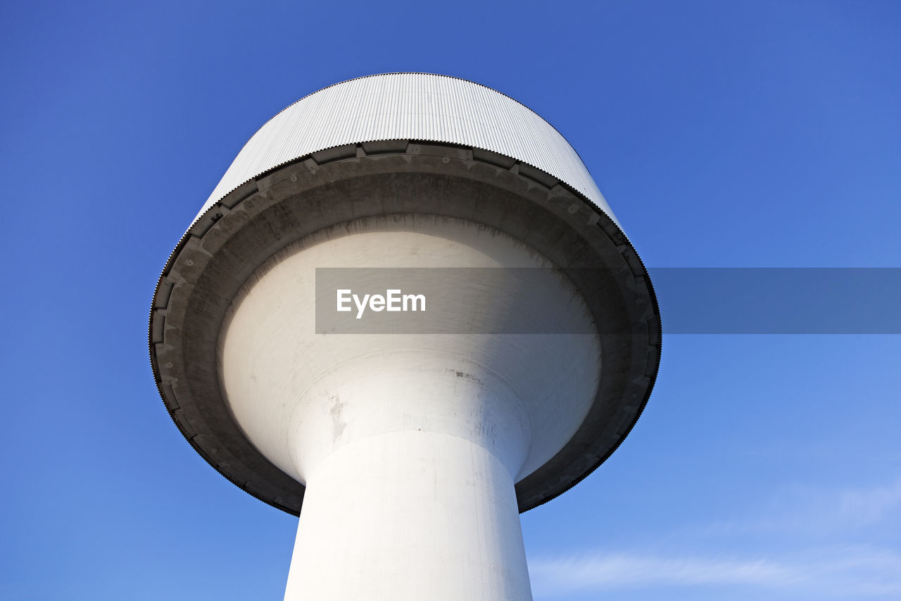 LOW ANGLE VIEW OF WATER TOWER AGAINST CLEAR SKY