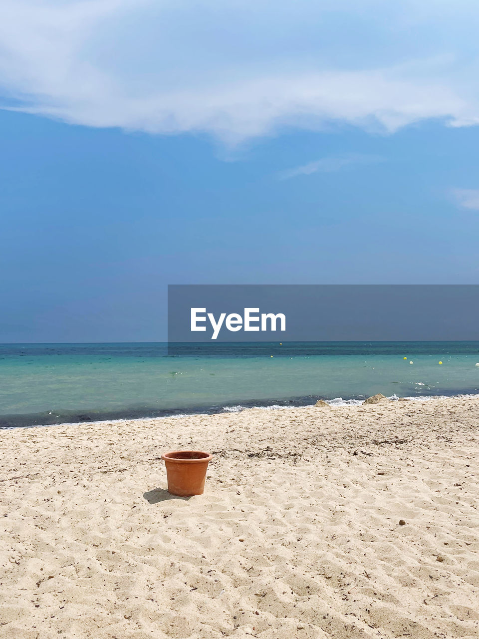 land, beach, sea, sky, water, body of water, shore, sand, horizon over water, nature, ocean, horizon, beauty in nature, cloud, scenics - nature, tranquility, tranquil scene, coast, day, vacation, no people, holiday, outdoors, blue, idyllic, wave, trip, sunlight, travel, travel destinations, non-urban scene, bay, summer, chair
