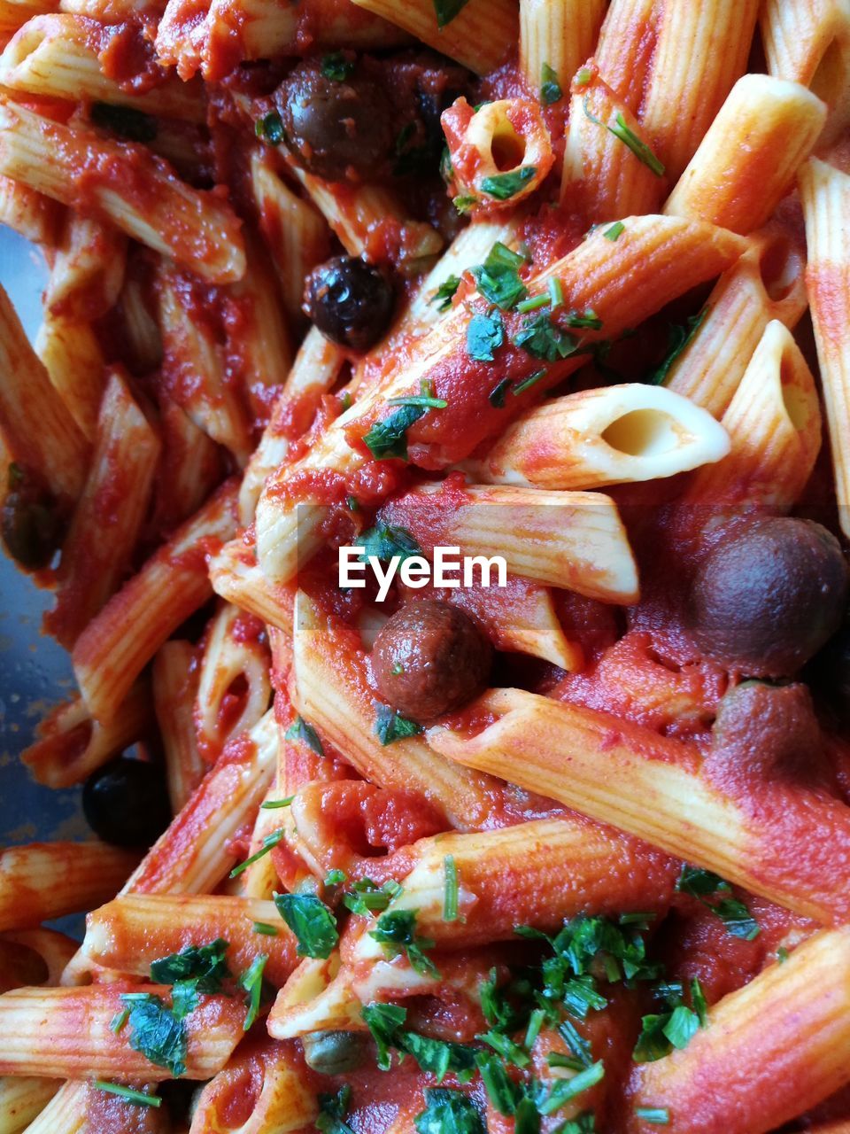 CLOSE UP OF FRESH VEGETABLES