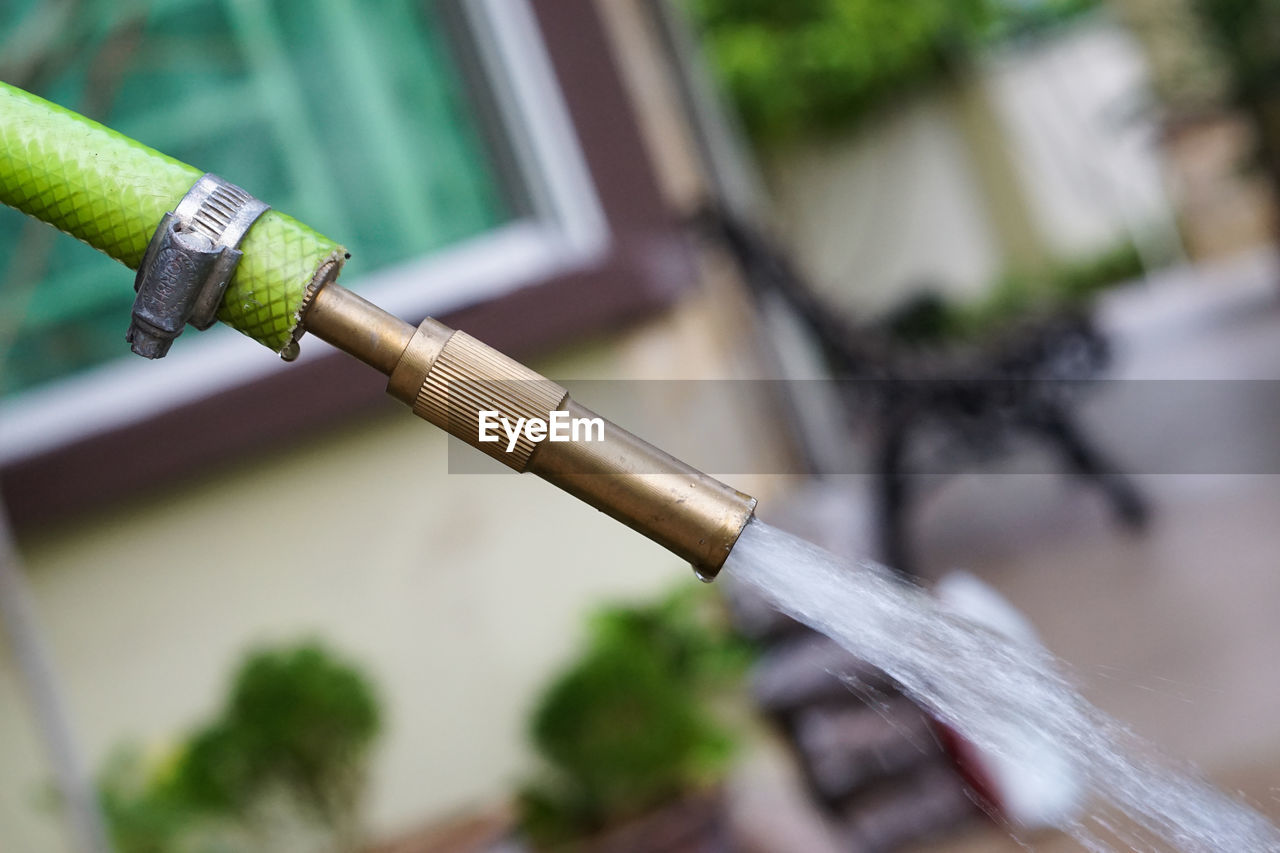 CLOSE-UP OF WATER DROP OUTDOORS