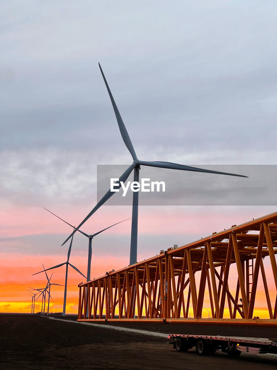 Crane boom and wind turbine 