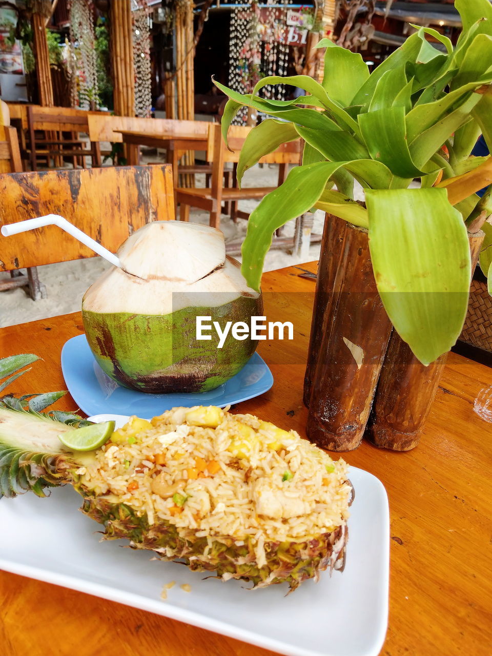 CLOSE-UP OF FOOD ON TABLE