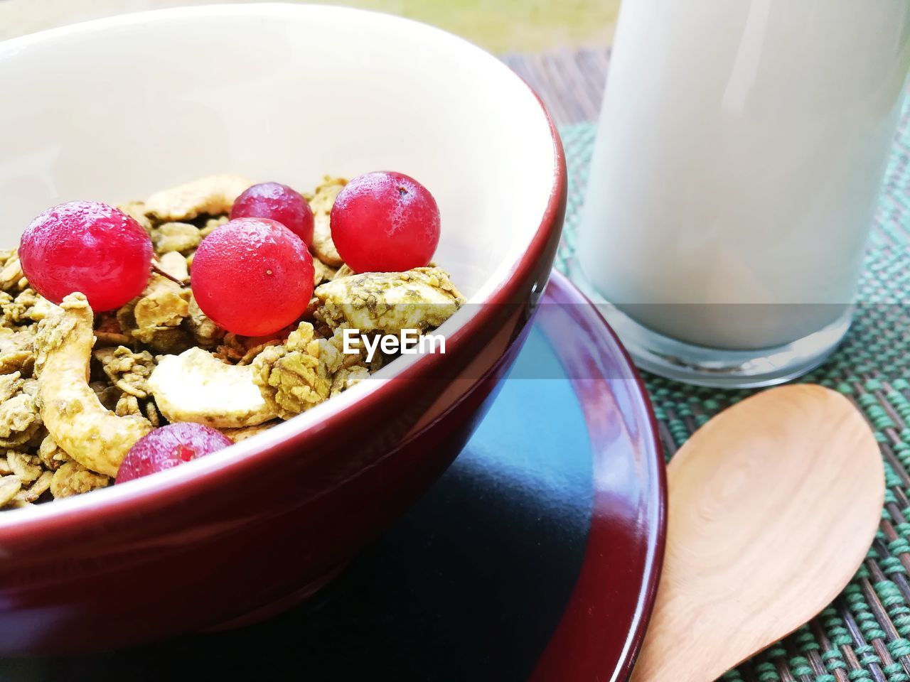 HIGH ANGLE VIEW OF FRESH BREAKFAST IN BOWL