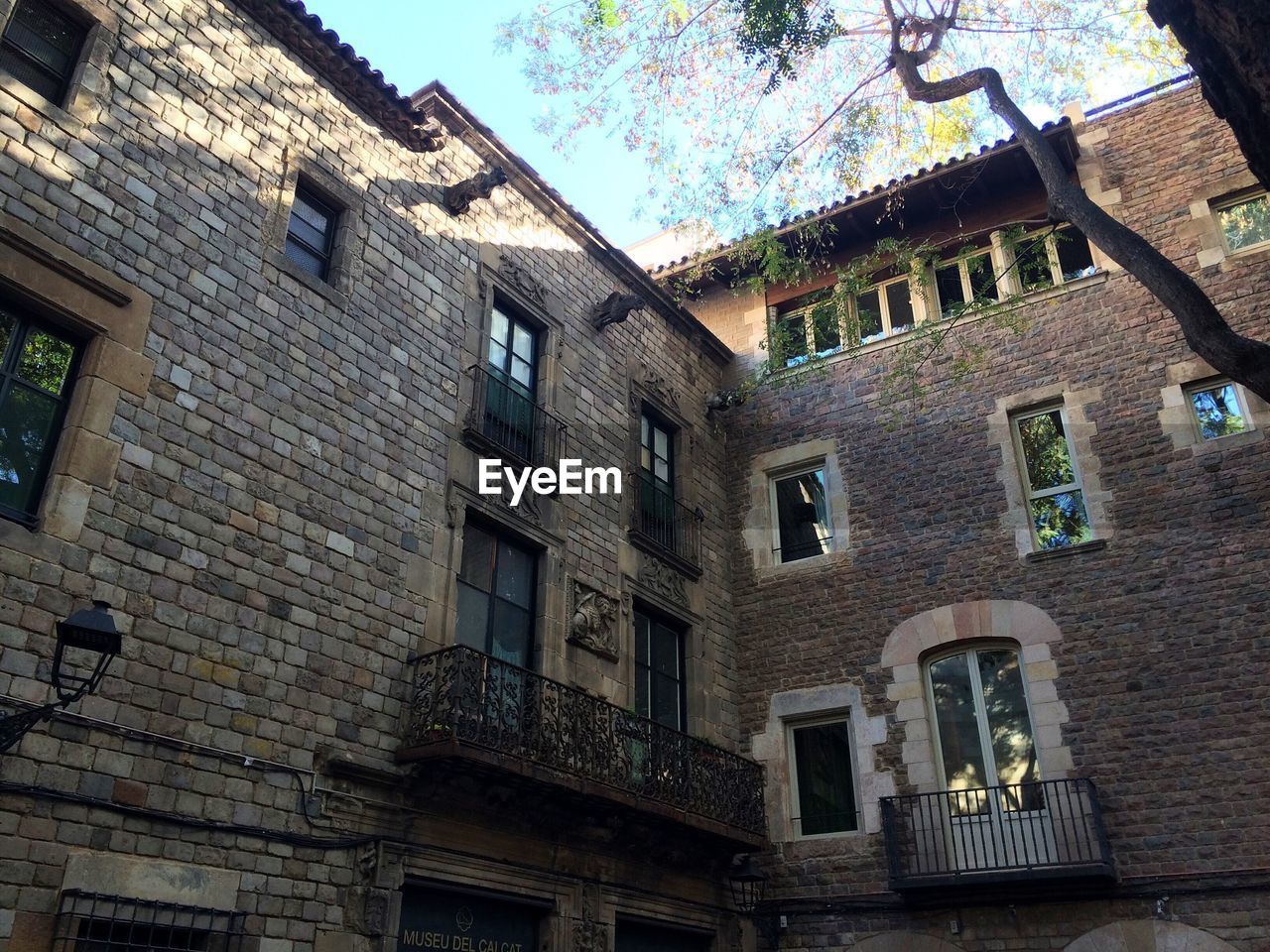 LOW ANGLE VIEW OF OLD BUILDING