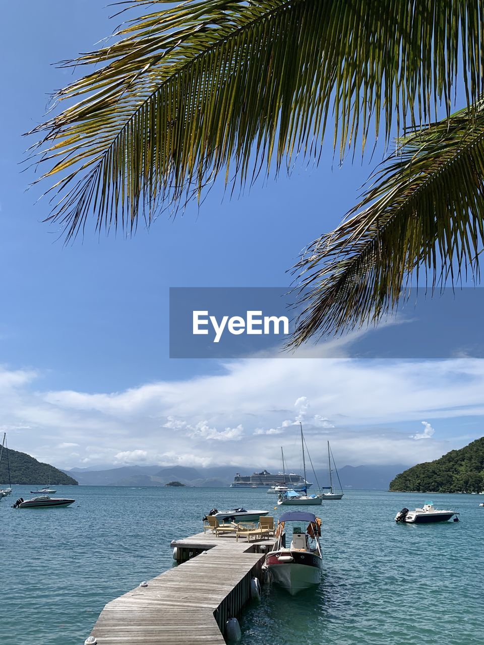 Scenic view of sea against sky on ilha grande rio de janeiro 