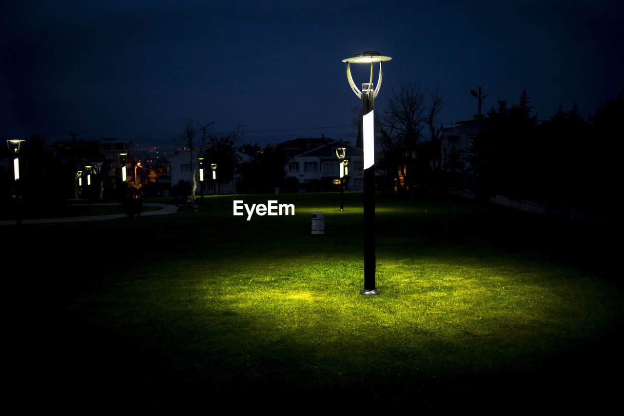 ILLUMINATED STREET LIGHT IN PARK