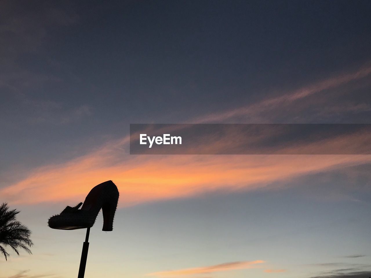 LOW ANGLE VIEW OF SILHOUETTE TREE AGAINST SKY