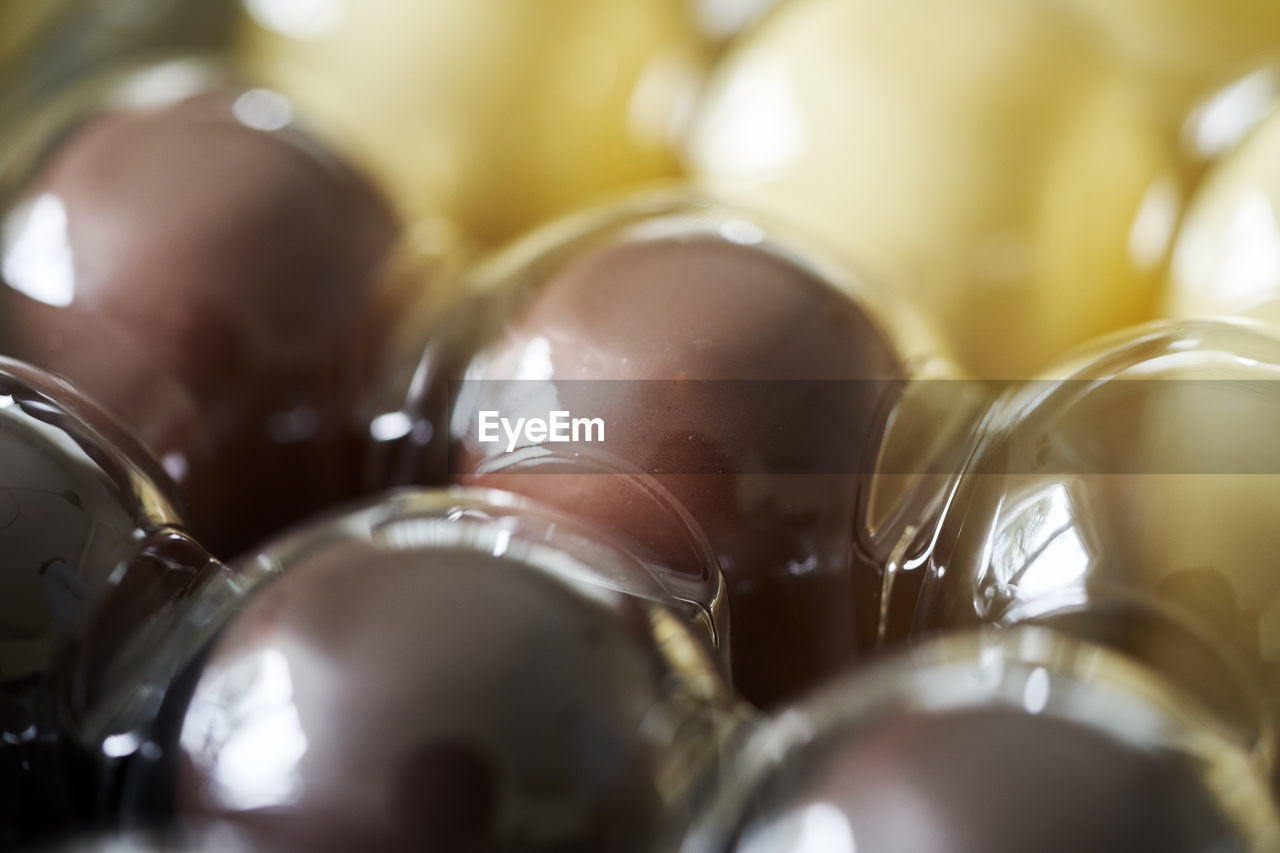 FULL FRAME SHOT OF WINE GLASSES