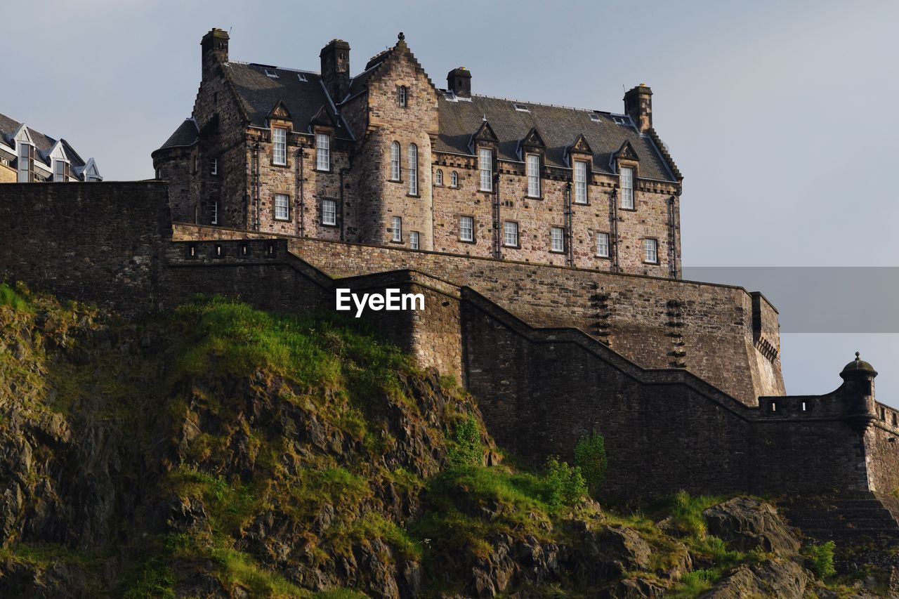 LOW ANGLE VIEW OF FORT AGAINST SKY