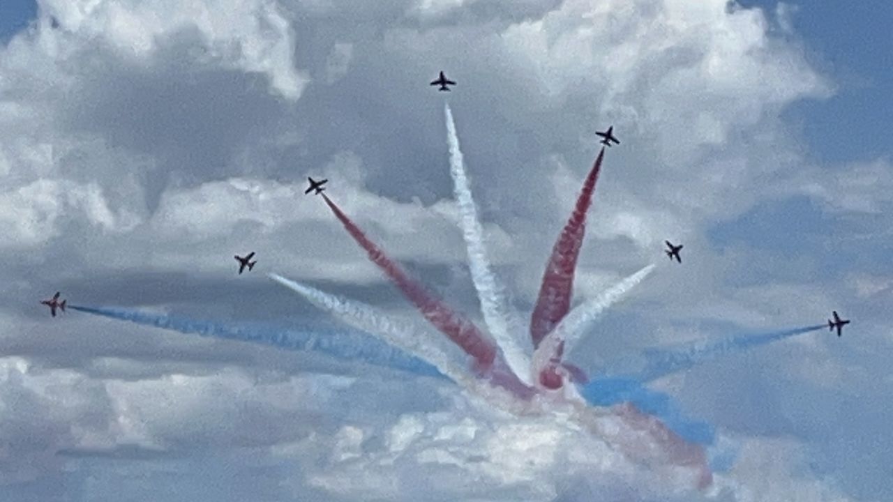 cloud, air show, flying, airplane, air vehicle, on the move, sky, vapor trail, transportation, mode of transportation, teamwork, cooperation, smoke, motion, plane, nature, fighter plane, speed, day, skill, no people, arrangement, vehicle, military airplane, performance, low angle view, outdoors, mid-air, military, aerobatics, arts culture and entertainment, order, coordination, aircraft, aviation, air force