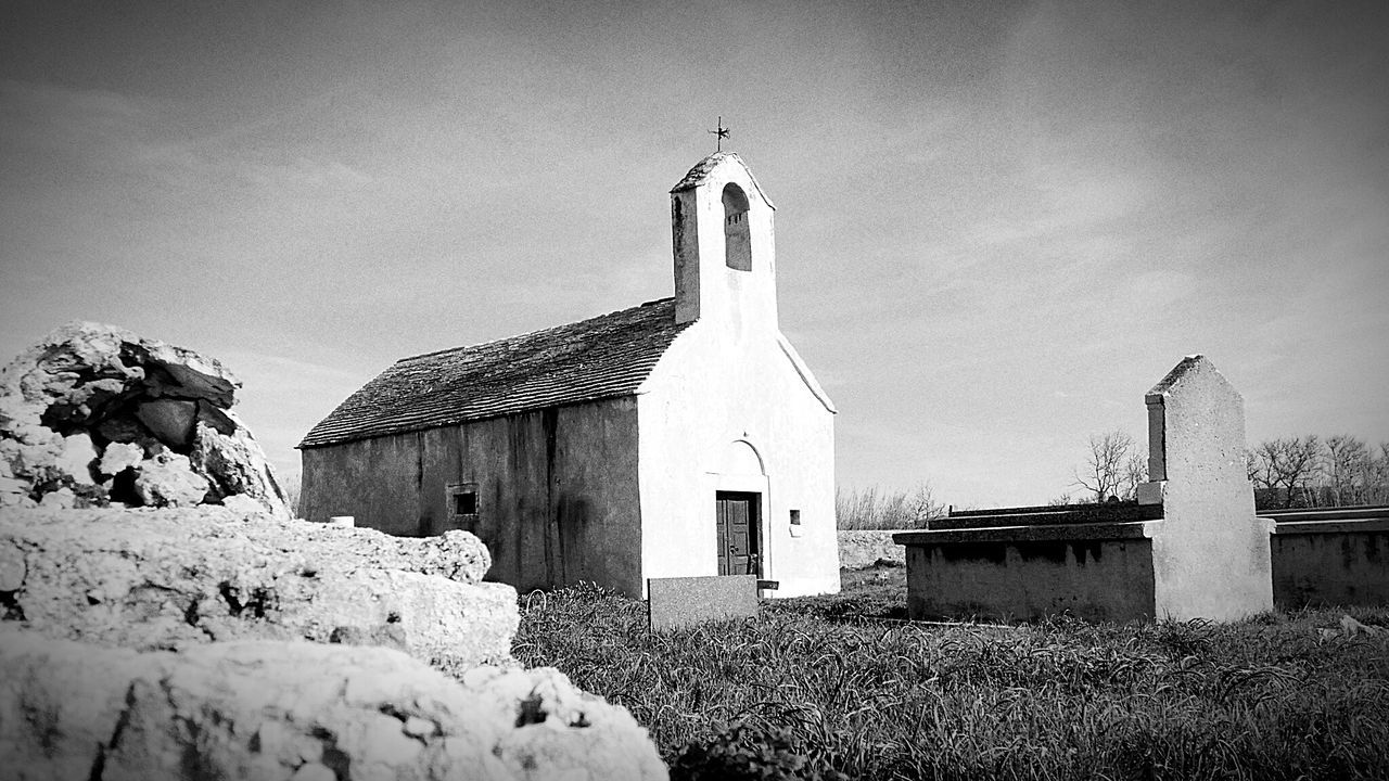 VIEW OF RURAL LANDSCAPE