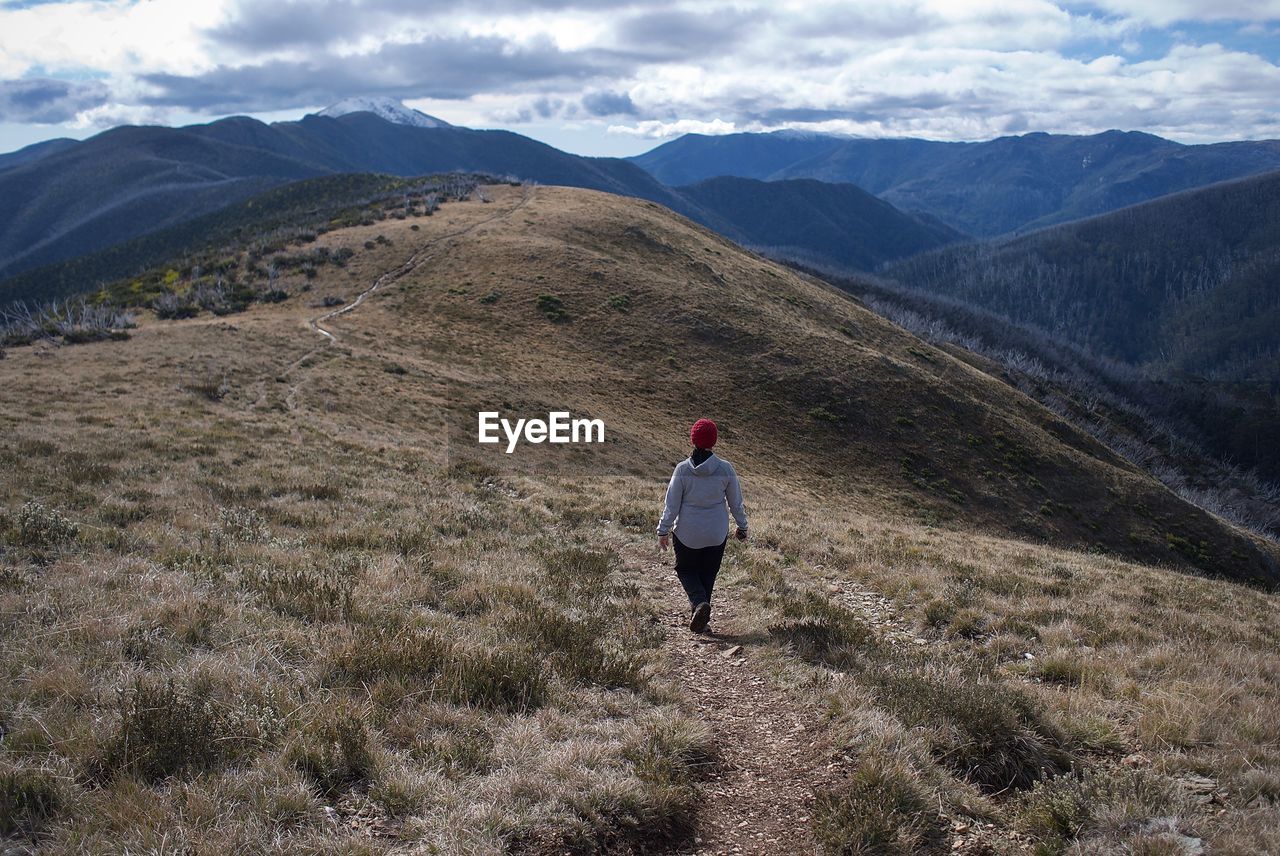 Hiking towards mt. feathertop