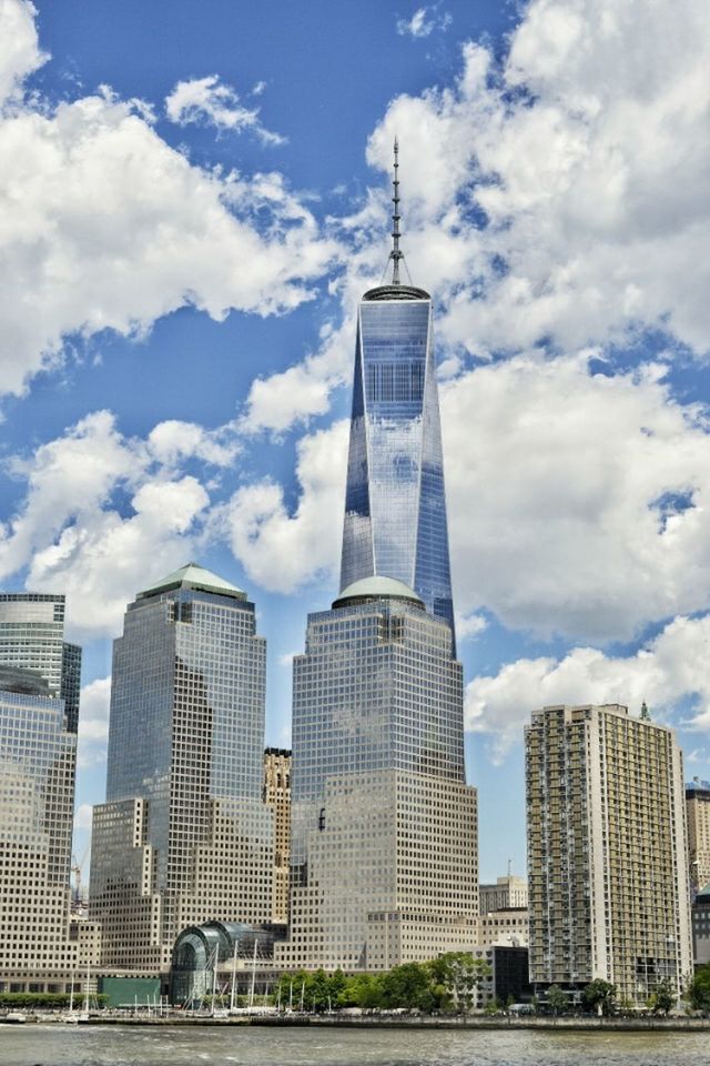 SKYSCRAPERS IN CITY