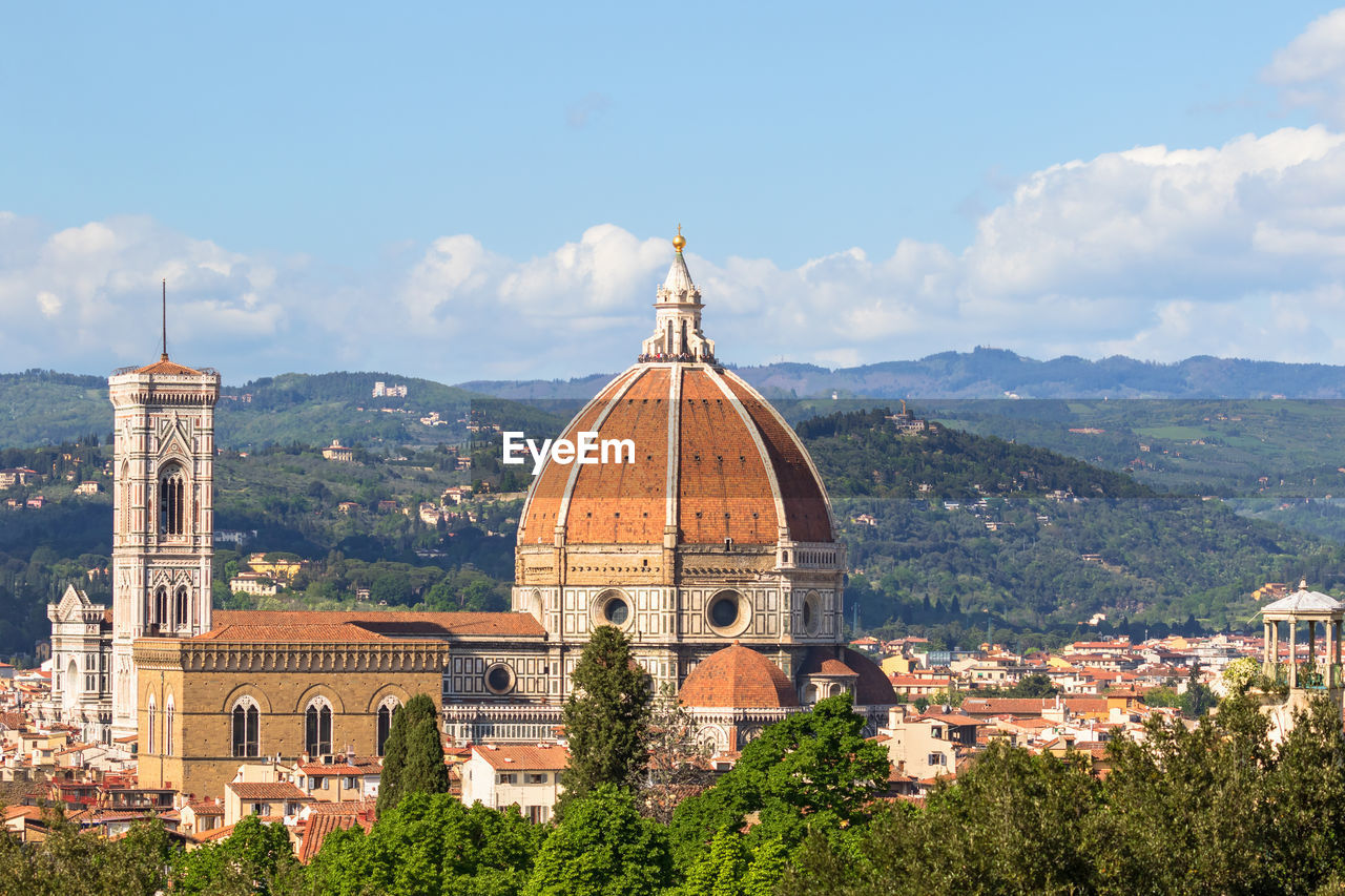 View of cattedrale di santa maria del fiore in florence