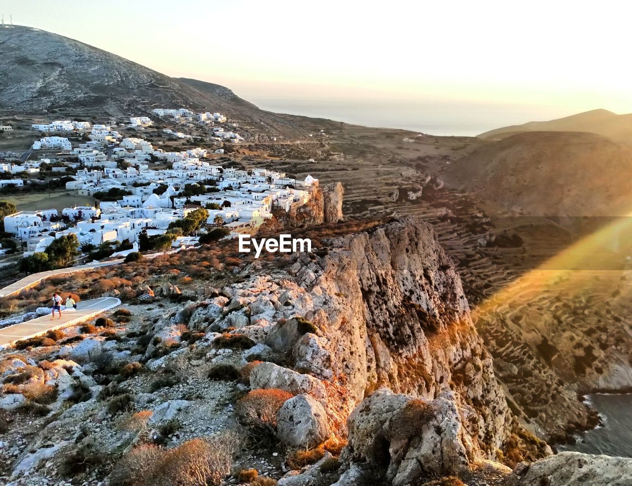 AERIAL VIEW OF MOUNTAIN AGAINST CLEAR SKY