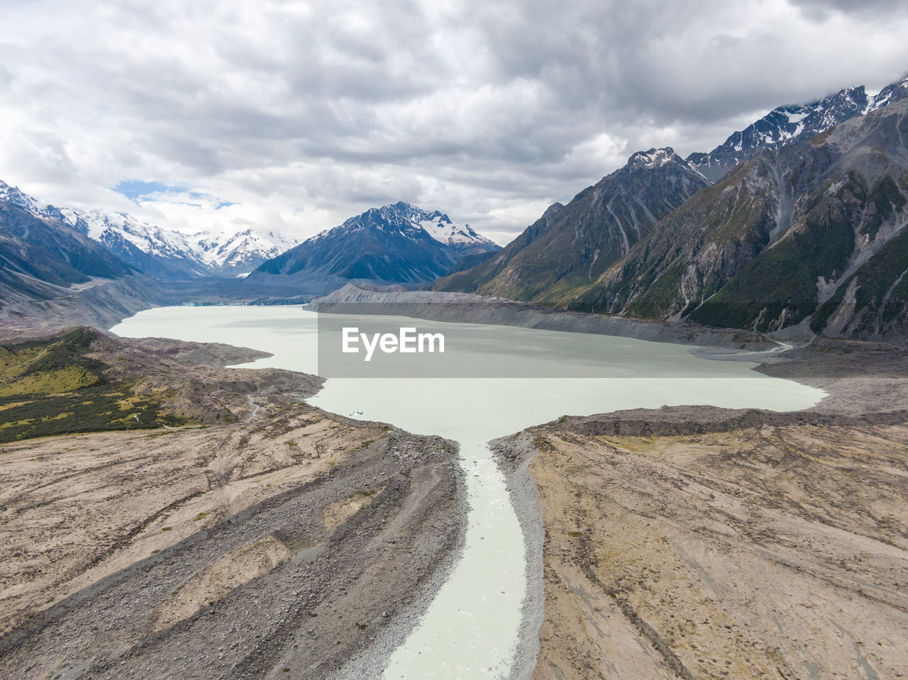 Aerial view of lake against mountain range