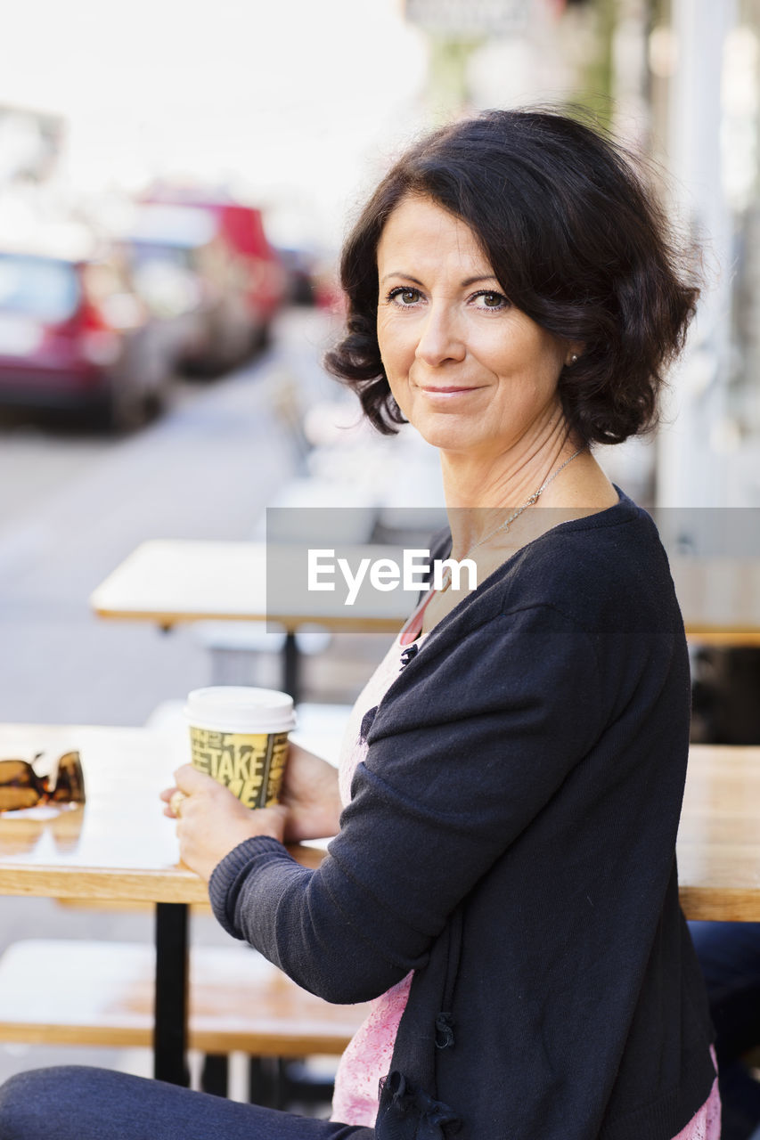 Smiling mature woman, portrait