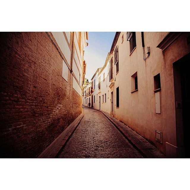 NARROW ALLEY IN OLD TOWN