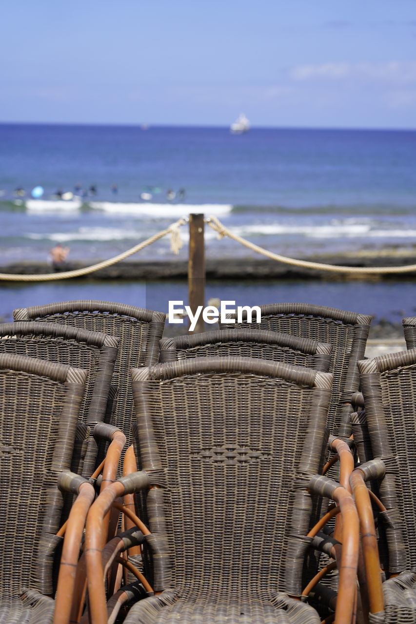 CLOSE-UP OF ROPE ON BOAT