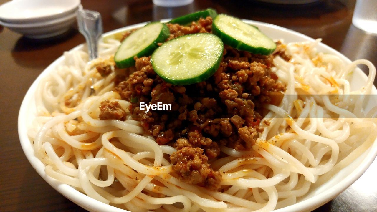 HIGH ANGLE VIEW OF SERVED FOOD