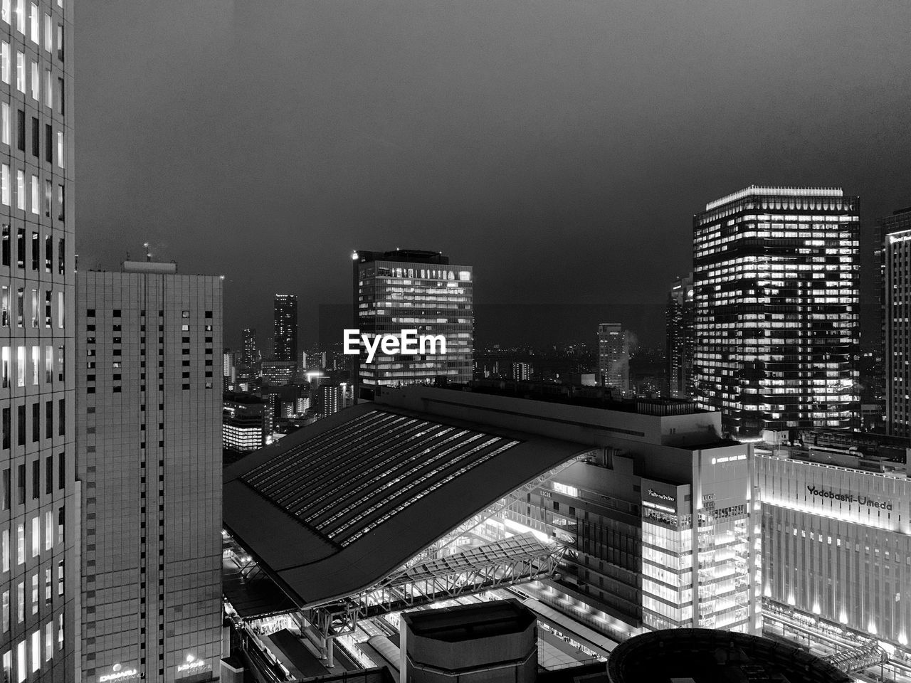 MODERN BUILDINGS AGAINST SKY IN CITY